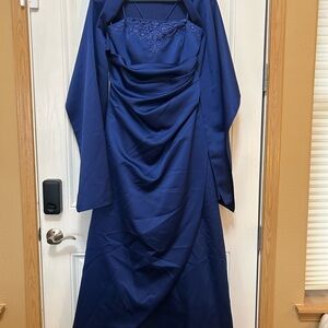 David's Bridal Formal Strapless Gown With Matching Shaw Wrap Navy Blue Size 12.